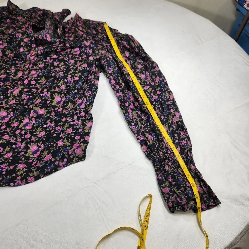 Free People womens Blouse Size S Meant To Be Smocked Floral Black Combo (20)